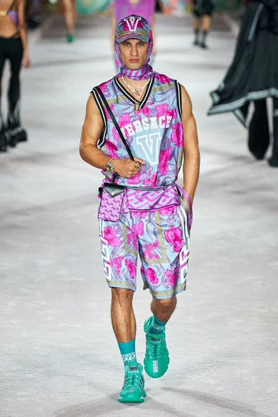 Look 30